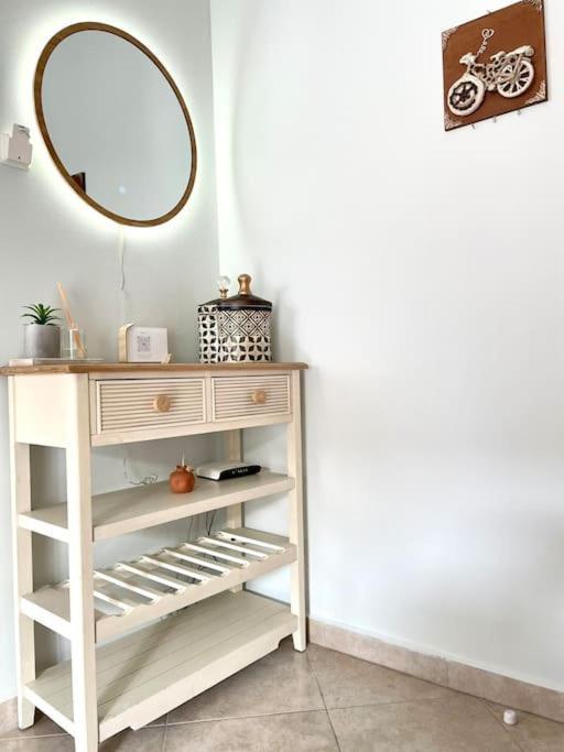 La Vie Est Belle Apartment *